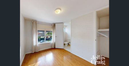 Convenience Meets Low Maintenance with Chic Proportions - Photo 4