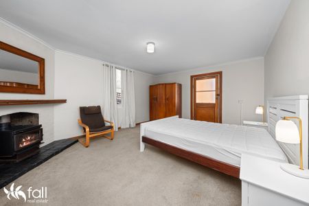 Fully Furnished Unit in Sought After West Hobart - Electricity, Gardening, and Water Included! - Photo 2