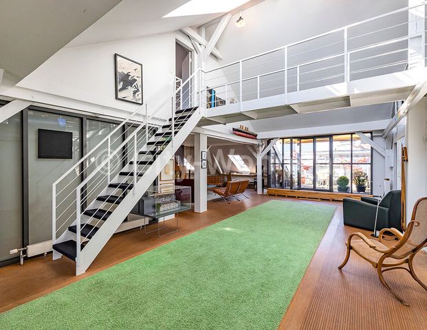 Exklusiv ausgestattete Galeriewohnung mit Dachterrasse mitten in der City in Hamburg-Altstadt - Foto 1