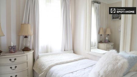 Room for rent in 5-bedroom apartment in Blackthorn, Dublin - Photo 4