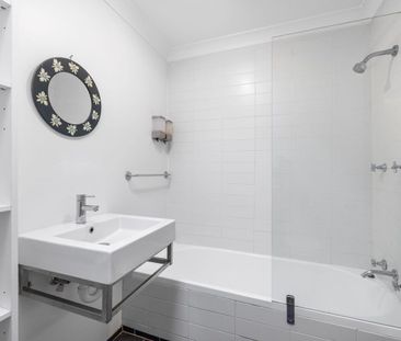 Charming Two-Bedroom Terrace in the Heart of Crows Nest - Photo 2