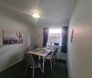 Walk To Town Or Beach - Mt Maunganui - Photo 3