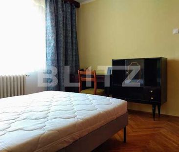 Apartament de 2 camere, decomandat, 56 mp, zona strazii Parang - Photo 2