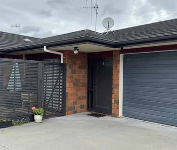 Not Your Average Townhouse - Photo 2