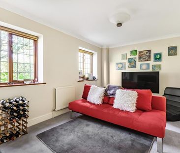 5 bedroom detached house to rent - Photo 2