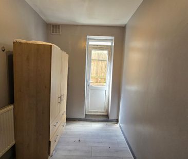 Piedmont Road, Plumstead SE18, London - Photo 2