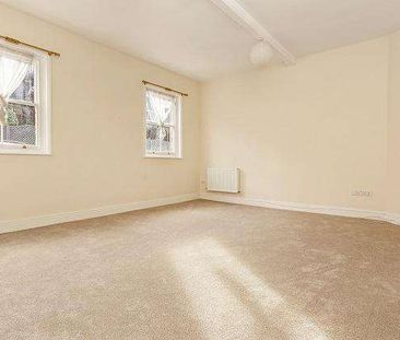 An attractive Victorian property located in the heart of the villag... - Photo 4