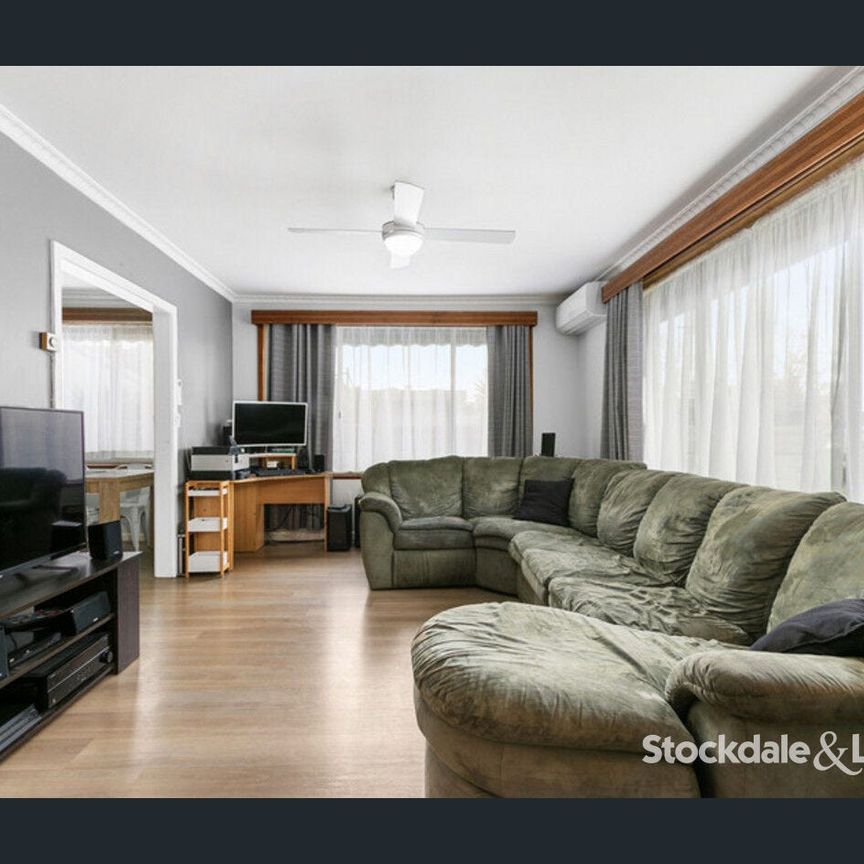 Bright & Inviting! - Photo 1