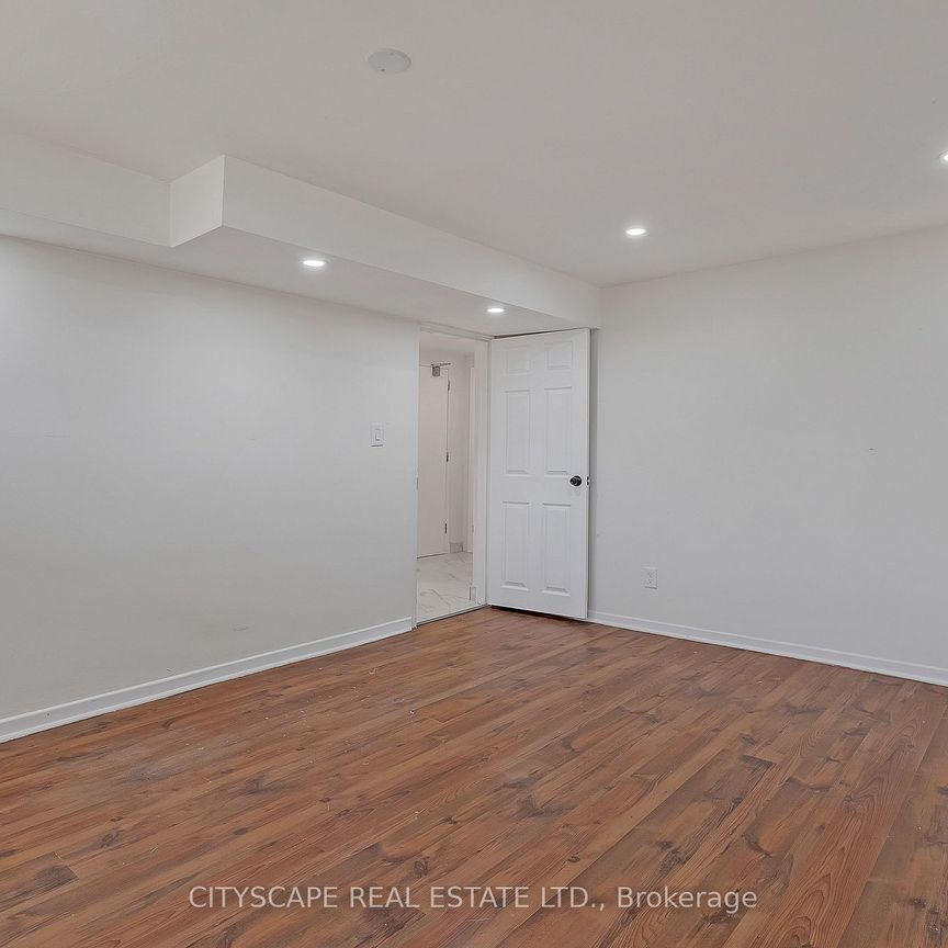 For Lease - 2724 Lake Shore Boulevard, Toronto, Ontario - Photo 1