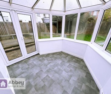 3 bedroom semi-detached house to rent - Photo 3