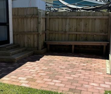 3 Bedroom Flat with Fenced Back Yard - Photo 6
