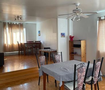 Large 5&1/2, close to public transportation - Photo 1
