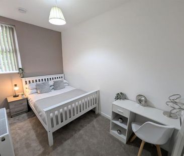 1 bedroom in a house share to rent - Photo 3