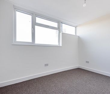 3 bedroom apartment to rent - Photo 3