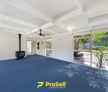 PERFECTLY LOCATED 3 BEDROOM FAMILY HOME - Photo 1