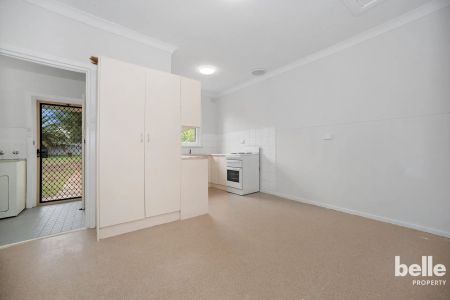 Comfortable 3-Bedroom Home with Spacious Yard in a Convenient Location - Photo 5