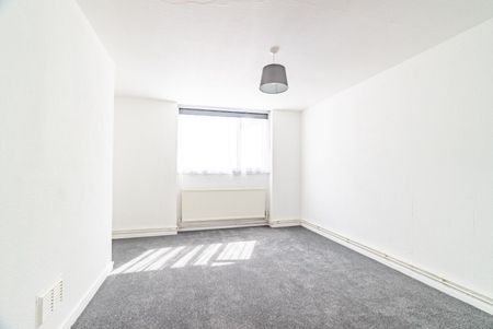 Available unfurnished from 09/01/2026 - Photo 3
