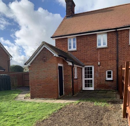 Three bedroom semi-detached property in a village location. Pets considered. - Photo 3