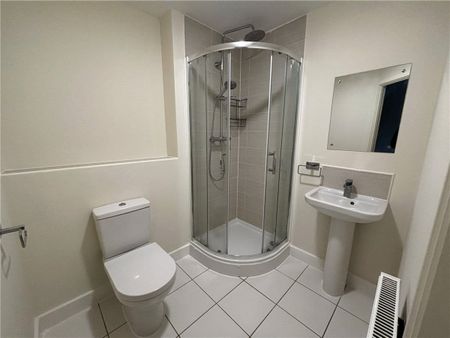 A two bedroom terraced house across three floors in the popular Comelybank Drive development. - Photo 4