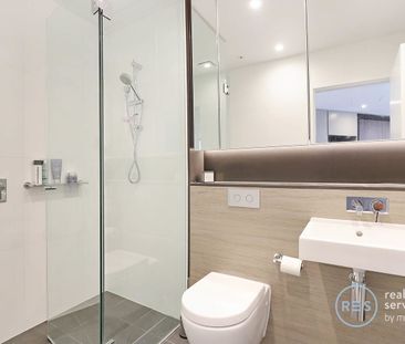 Luxe 1-Bedroom Apartment with City Views in St Leonards Square - Photo 6