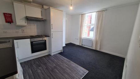 1 bedroom flat to rent - Photo 3