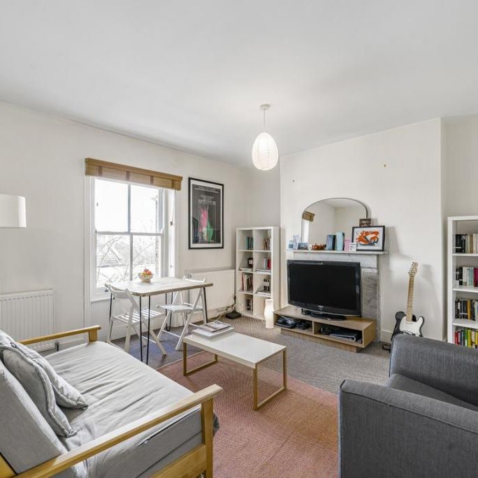 1 bedroom flat to rent - Photo 1