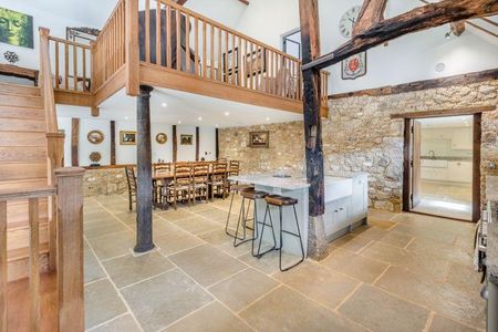 4 bedroom detached house to rent - Photo 4