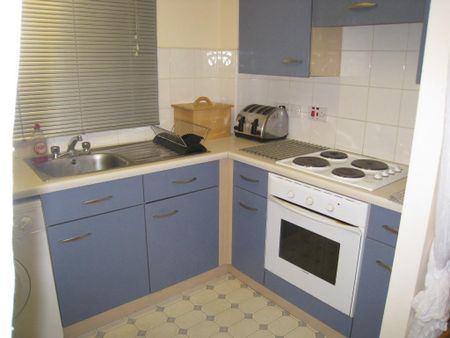 1 bedroom flat to rent - Photo 5