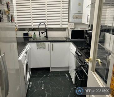 3 bedroom flat to rent - Photo 4