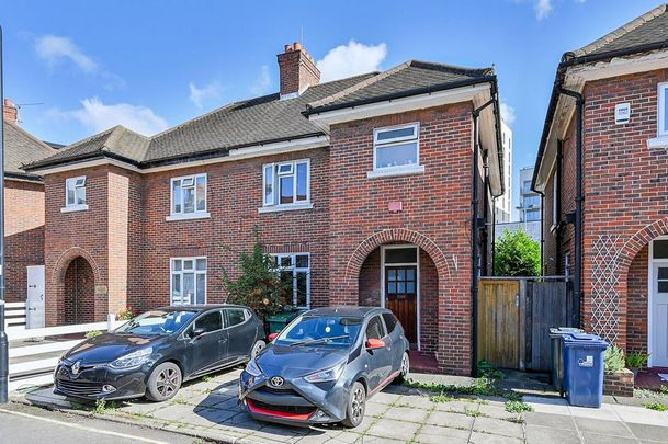 3 bedroom semi-detached house to rent - Photo 1