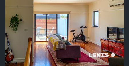 Fully Furnished - Townhouse with Peace, Privacy & Prime Position - Photo 4