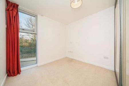 2 Bed Flat, Colonial Drive, W4 - Photo 3