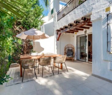 Alquiler de chalet adosado en Nueva Andalucía - Photo 3