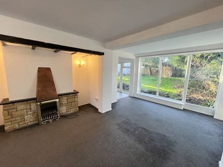 St.PetersLane, Bickenhill, SOLIHULL - Photo 2