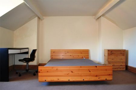 4 bedroom terraced house to rent - Photo 5