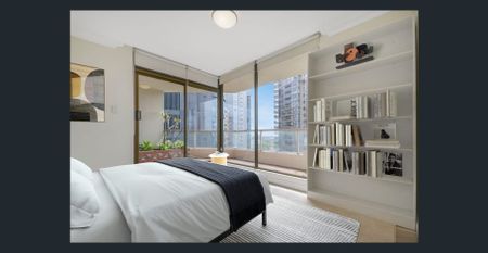 Oversized Three Bedroom Apartment in the Heart of Bondi Junction! - Photo 4