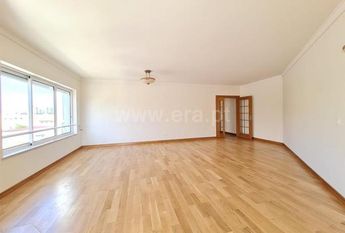 Apartamento T4 em Lisboa