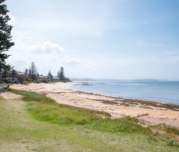 Top floor apartment in idyllic location - 6 month lease - Photo 5