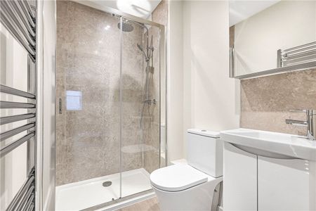 A newly built modern apartment situated on the first floor with a balcony and allocated parking in this popular south Oxfordshire location. Ideally located for access to the A34, central Abingdon, Oxford and Didcot for train links. - Photo 5