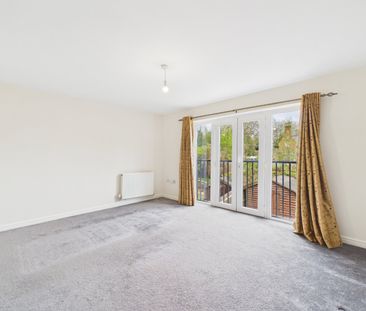 4 bedroom House in Regis Park Road, Berkshire - Photo 6
