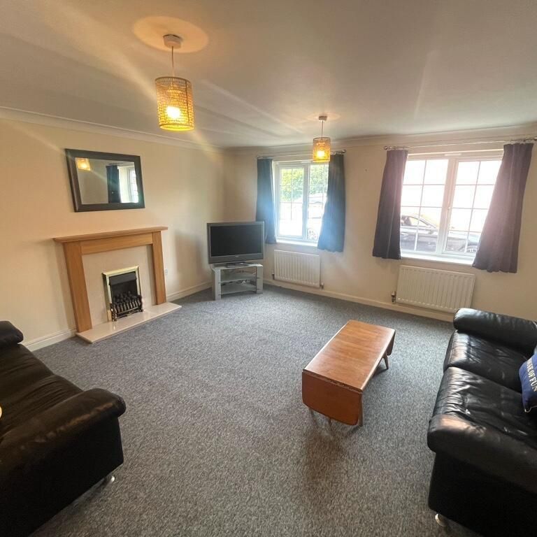 4 bedroom house to rent - Photo 1