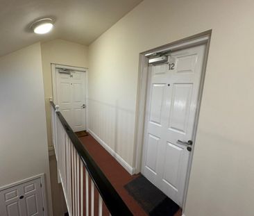 2 bed Apartment - To Let - Photo 6