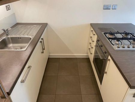 2 bedroom apartment to rent - Photo 3