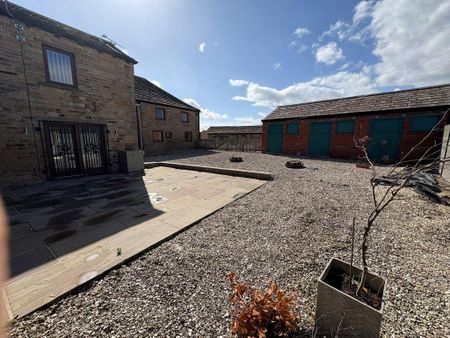 4 bedroom barn conversion to rent - Photo 2