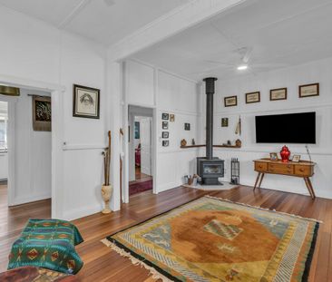 Highset Character Home - Photo 1