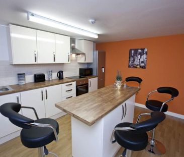 1 bedroom in a flat share to rent - Photo 1