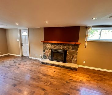 For Lease - 404 Trent Street, Whitby, Ontario - Photo 2