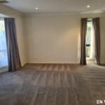 Large Executive Home - Photo 2