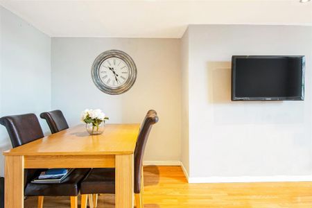 6 bedroom terraced house to rent - Photo 3