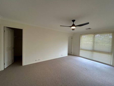 Executive Family Home - Photo 3